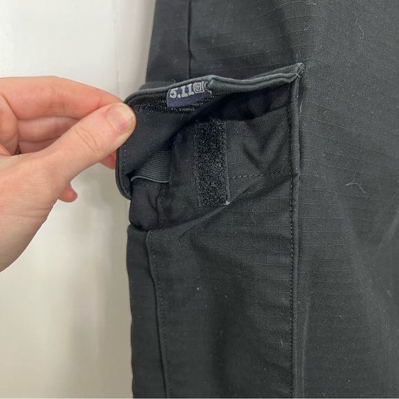 5.11 Tactical Black Cargo Pants Ripstop Material Cargo Pockets Waist 33 - Picture 3 of 7